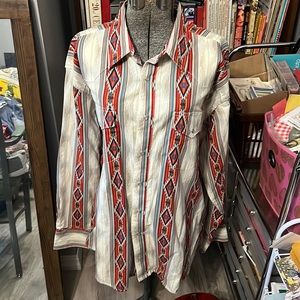 Vintage XL Wrangler pearl snap western shirt, good condition. 100 % cotton.
